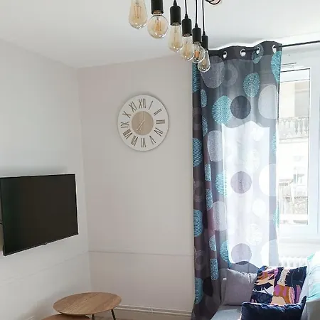 : T2 Chaleureux Centre Apartment